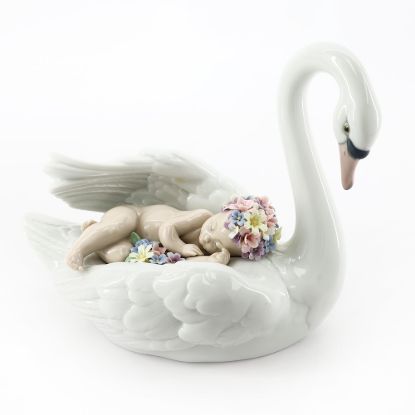 Picture of "Drifting Through Dreamland" Swan with Baby