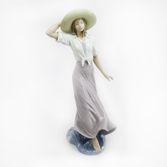 Picture of "Mediterrean Light" Lladro Figurine