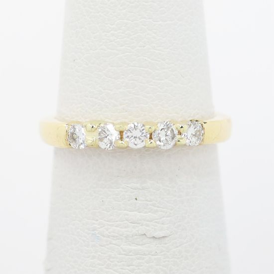 Picture of 14k Yellow Gold Diamond Band