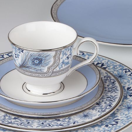Picture for pattern Sapphire Plume by Marchesa