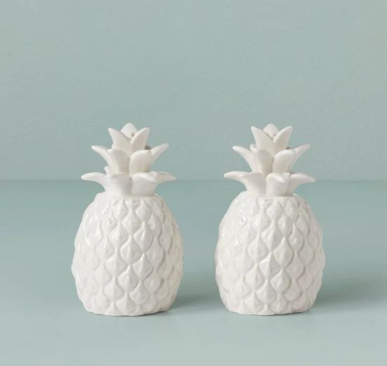 Picture of New Pineapple Salt & Pepper Shaker Set