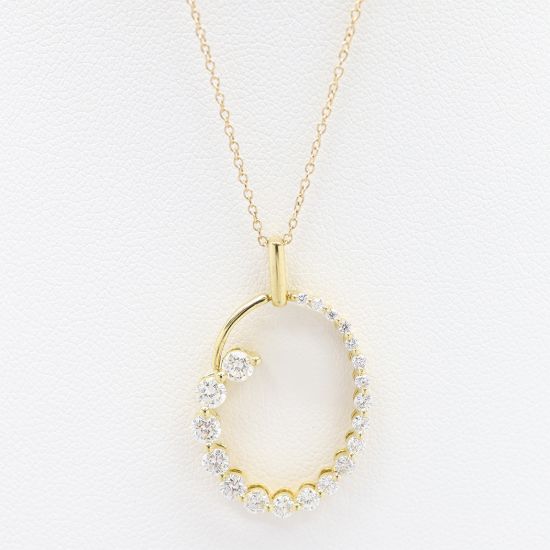 Picture of 18k Yellow Gold Diamond Pendant